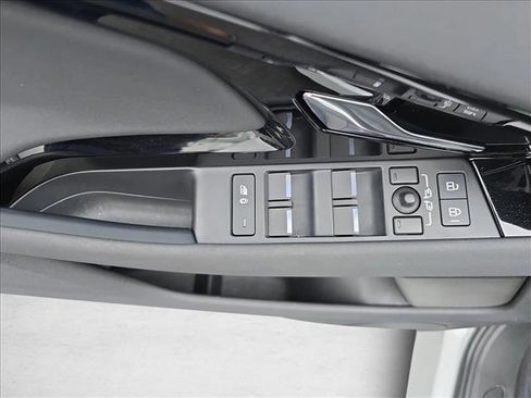 Certified 2024 Land Rover Range Rover Evoque S image 19