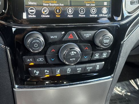Used 2021 Jeep Grand Cherokee Limited w/ Premium Lighting Group AWD/4WD image 29