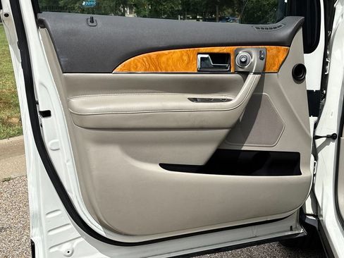 Used 2012 Lincoln MKX FWD image 30