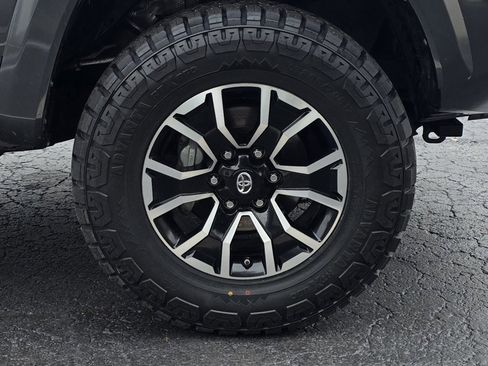 Used 2020 Toyota Tacoma 4x4 Double Cab image 39