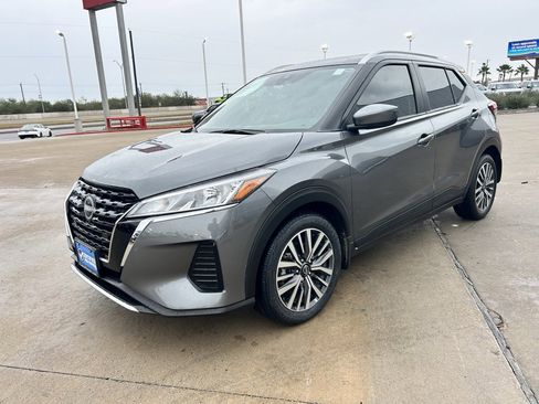 Certified 2024 Nissan Kicks SV image 3