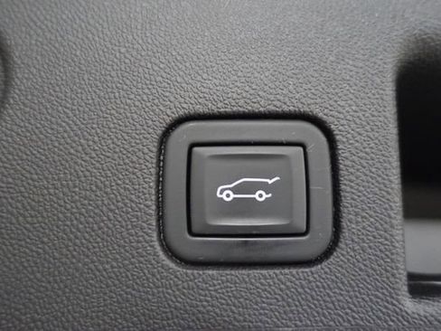 Used 2023 Chevrolet Equinox LT AWD/4WD image 20