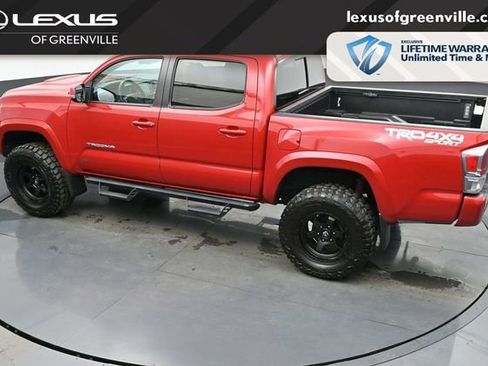 Used 2022 Toyota Tacoma TRD Sport w/ Technology Package image 45