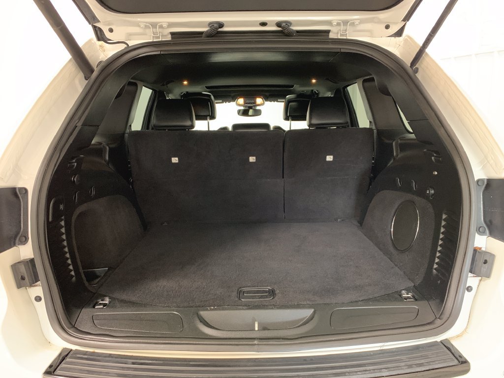 Used 2018 Jeep Grand Cherokee Altitude AWD/4WD image 22