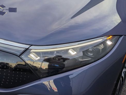 Used 2022 Mercedes-Benz EQS 580 4MATIC Sedan image 10