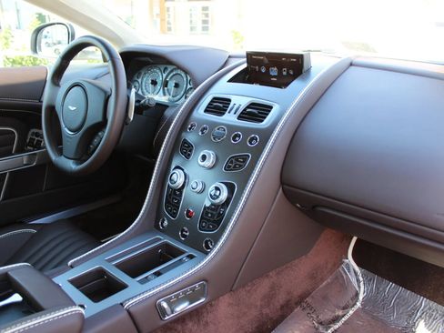 Used 2016 Aston Martin DB9 GT RWD image 23