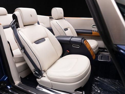 Used 2010 Rolls-Royce Phantom Drophead Coupe image 10