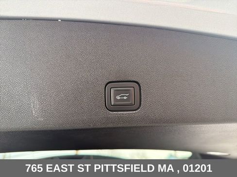 Used 2024 Cadillac XT6 Sport w/ Technology Package AWD/4WD image 16
