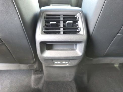 Used 2025 Volkswagen Tiguan SE AWD/4WD image 20