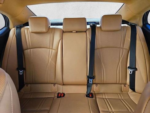 Used 2022 Lexus ES 300h w/ Luxury Package image 16