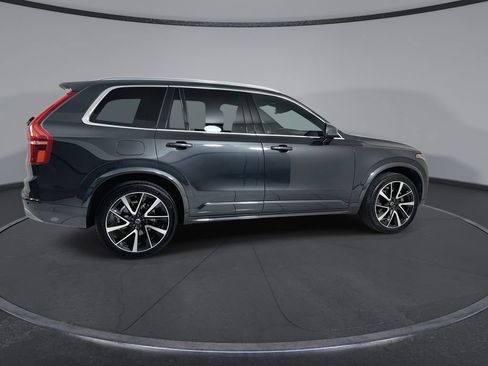 Used 2022 Volvo XC90 T6 Momentum w/ Protection Package Premier AWD/4WD image 9