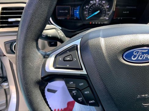 Used 2020 Ford Fusion SEL FWD image 17