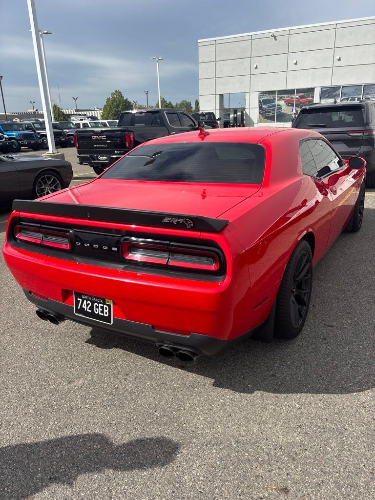 Used 2016 Dodge Challenger SRT Hellcat RWD image 2