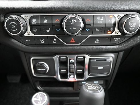 New 2026 Jeep Gladiator Sport AWD/4WD image 16
