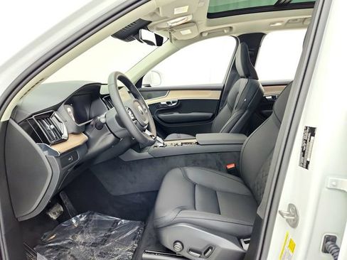 New 2025 Volvo XC90 B6 Core w/ Climate Package image 21