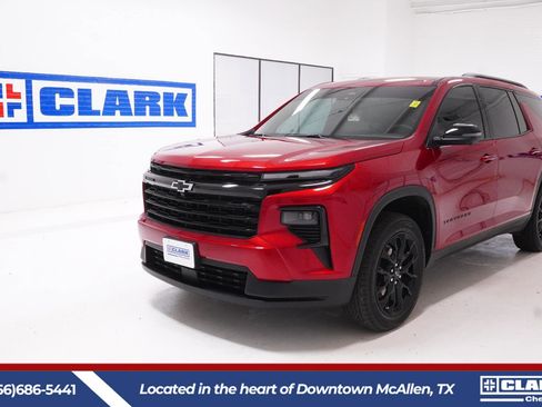 Used 2024 Chevrolet Traverse LT w/ Midnight/Sport Edition image 1