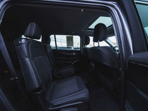 Used 2022 Jeep Grand Cherokee L Laredo w/ Luxury Tech Group I image 35