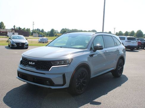 Used 2023 Kia Sorento SX FWD image 4