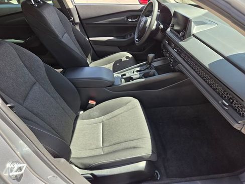 Used 2025 Honda Accord SE image 13