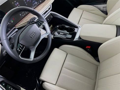New 2025 Audi Q5 Premium Plus image 21
