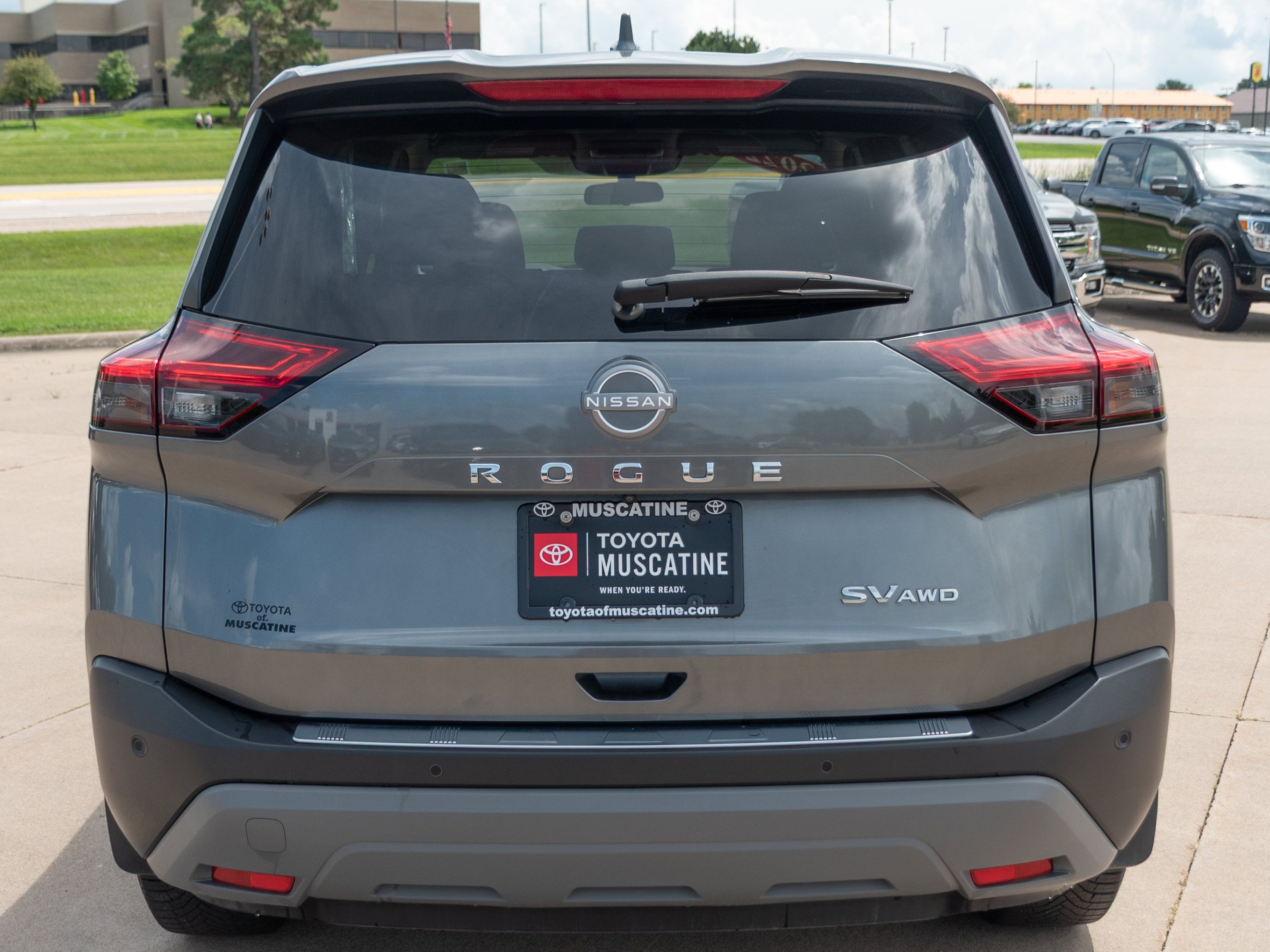 Used 2022 Nissan Rogue SV AWD/4WD image 19