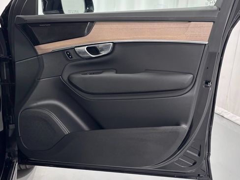 Certified 2026 Volvo XC90 B6 Plus AWD/4WD image 20