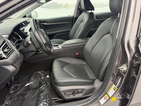 Used 2019 Toyota Camry XSE image 10