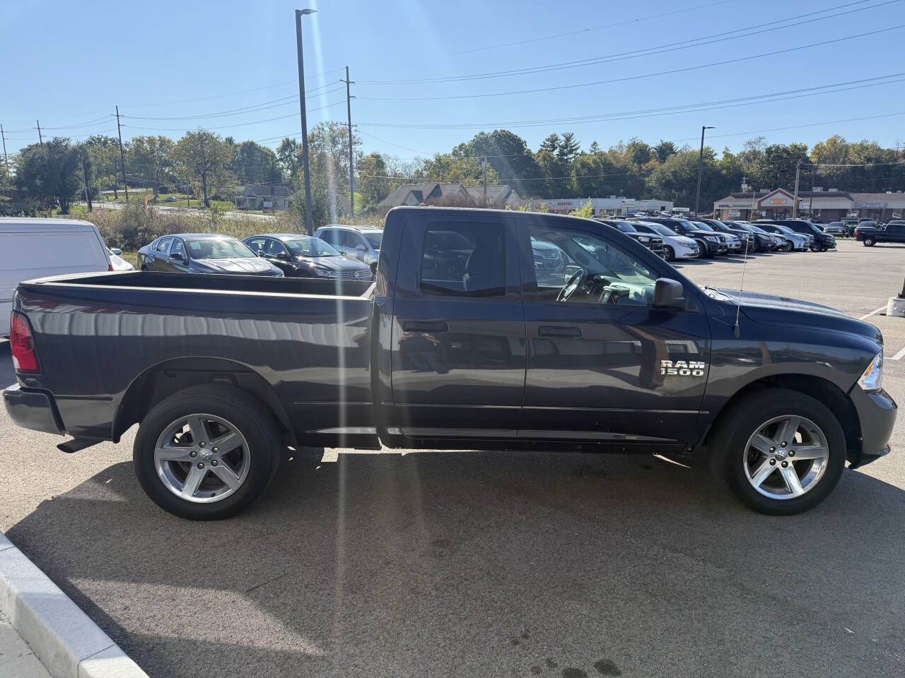 Used 2017 RAM 1500 Express AWD/4WD image 6