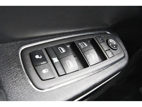 Used 2023 Chrysler 300 Touring w/ Sport Appearance Package RWD image 19