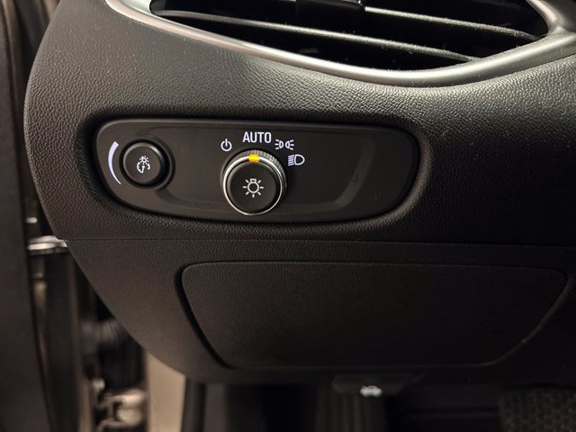 Used 2025 Chevrolet Malibu LT FWD image 14