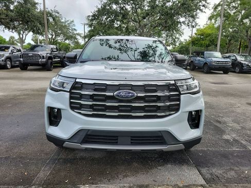 Used 2025 Ford Explorer Active w/ Active Comfort Package RWD image 2