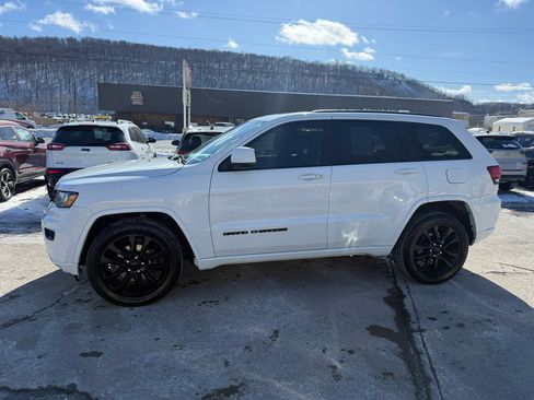 Used 2018 Jeep Grand Cherokee Altitude image 6