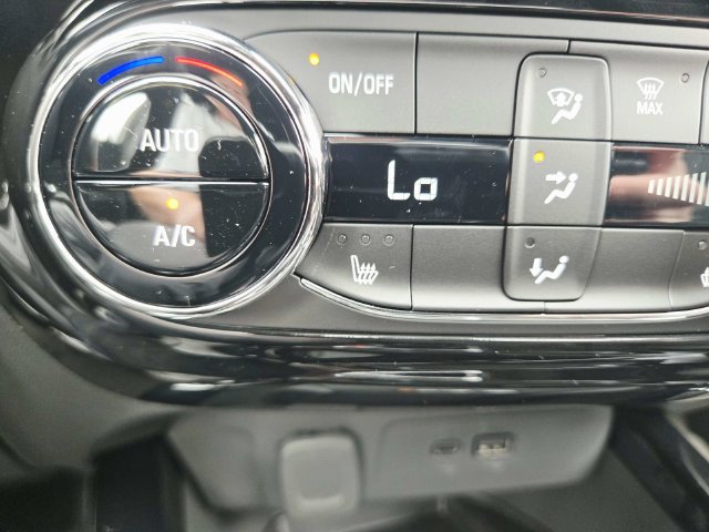 New 2026 Chevrolet Trax RS w/ Sunroof Package FWD image 26