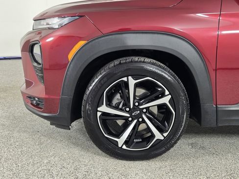 Used 2023 Chevrolet TrailBlazer RS w/ Sun and Liftgate Package FWD image 8
