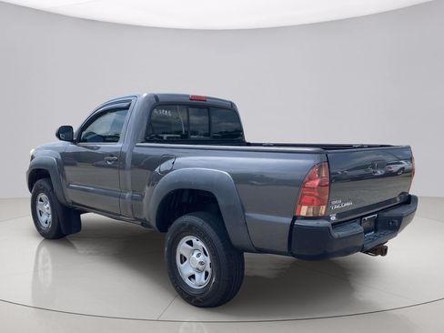 Used 2014 Toyota Tacoma 4x4 Regular Cab image 4