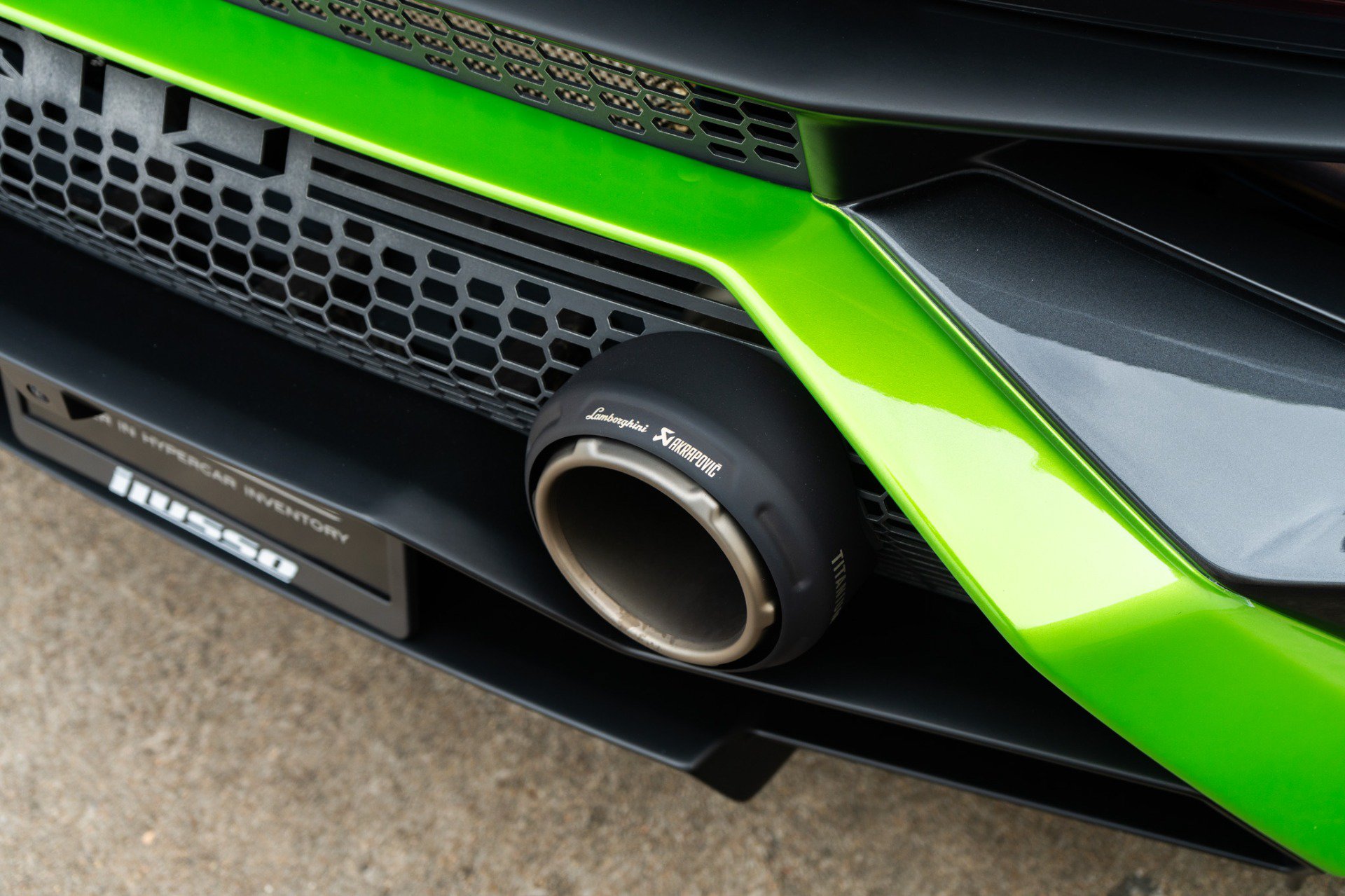 Used 2021 Lamborghini Huracan STO RWD image 36