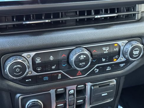 Used 2025 Jeep Wrangler Unlimited Sport S 4xe AWD/4WD image 23