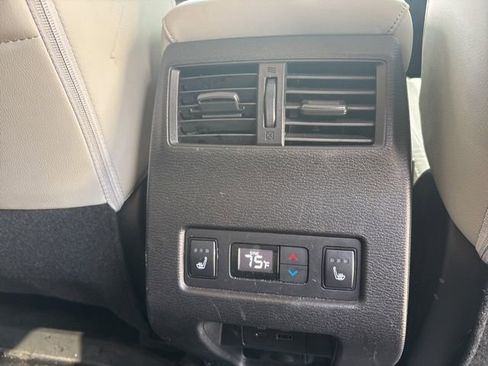 Used 2024 Mitsubishi Outlander SEL image 20