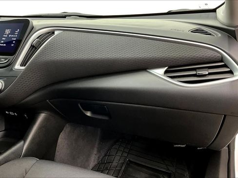 Used 2025 Chevrolet Malibu RS FWD image 19