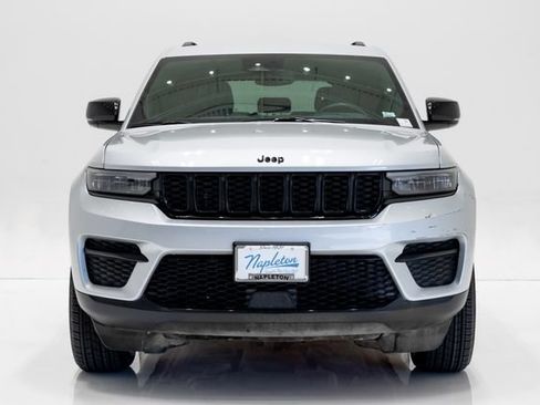 Certified 2024 Jeep Grand Cherokee Altitude AWD/4WD image 4