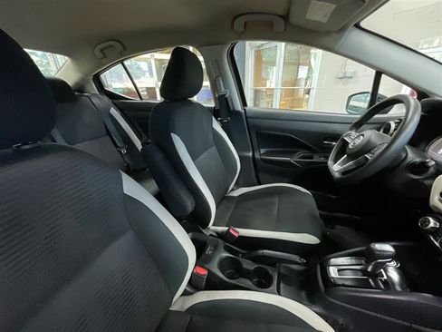 Used 2020 Nissan Versa SV FWD image 27
