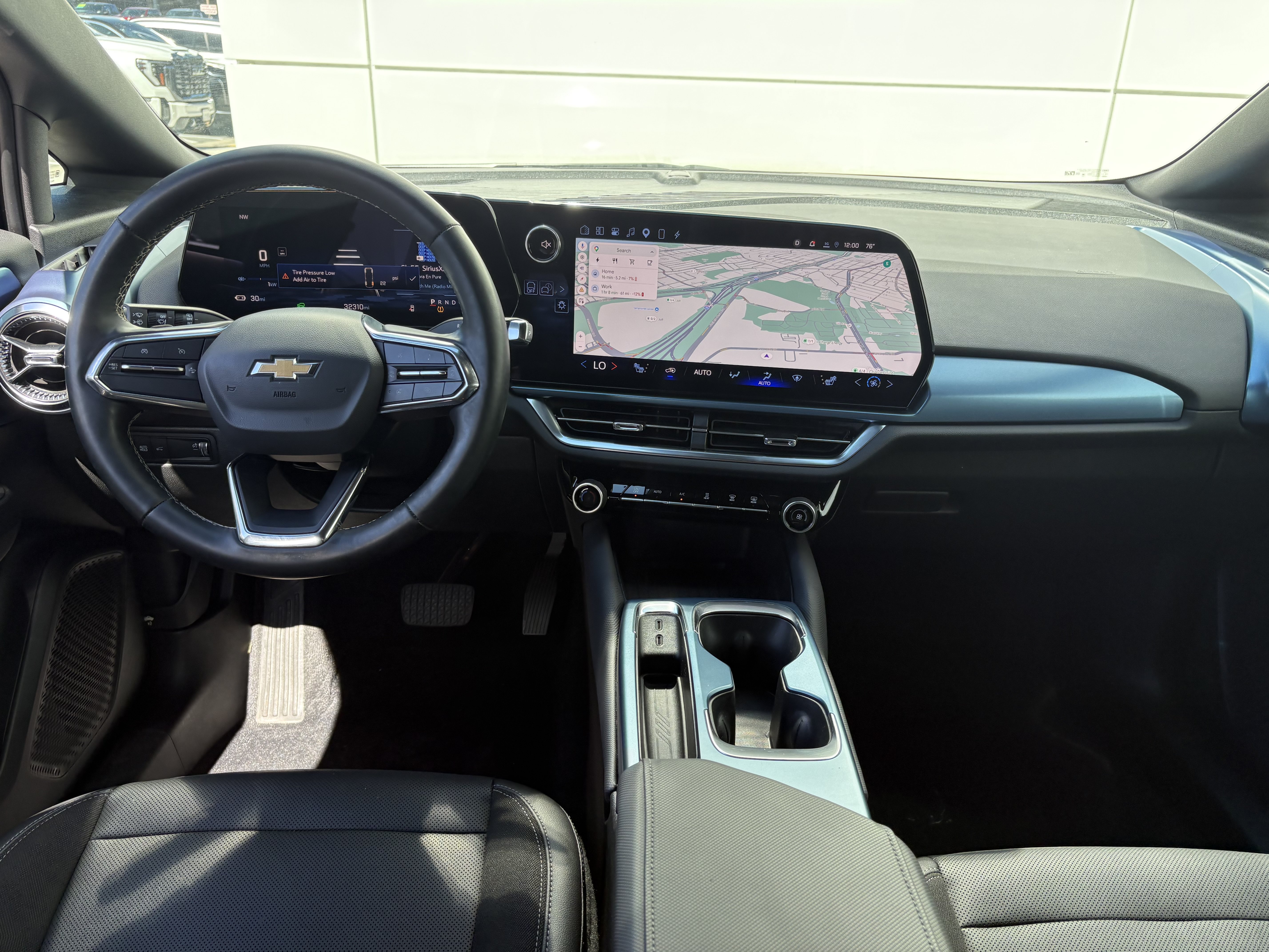 Used 2024 Chevrolet Equinox EV LT FWD image 18