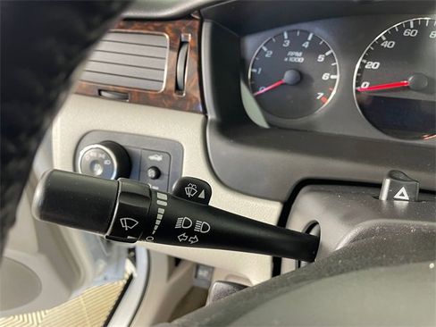 Used 2012 Chevrolet Impala LTZ image 9