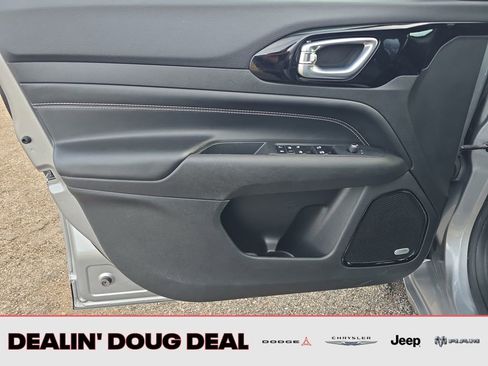 Used 2023 Jeep Compass High Altitude image 11