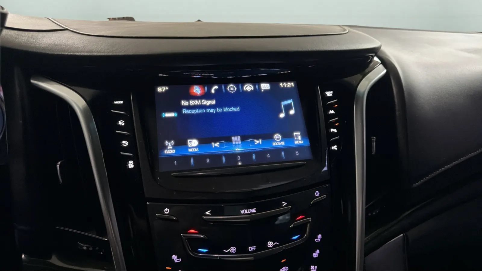 Used 2019 Cadillac Escalade Platinum RWD image 13