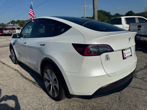 Used 2023 Tesla Model Y Long Range AWD/4WD image 7