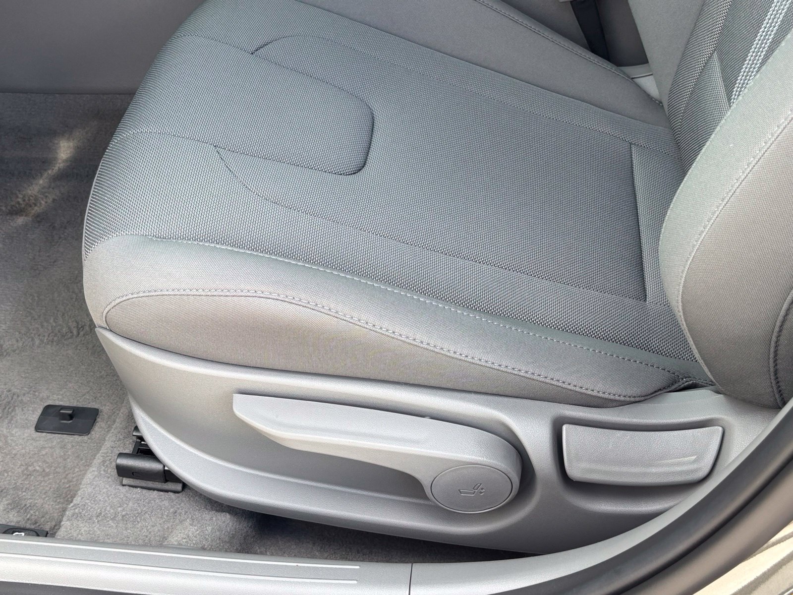 New 2026 Hyundai Elantra SE FWD image 13