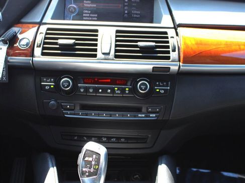 Used 2011 BMW X5 M image 13