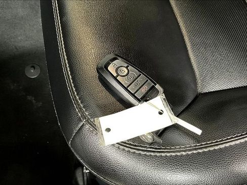 Used 2022 Ford Explorer Limited w/ Equipment Group 301A image 10