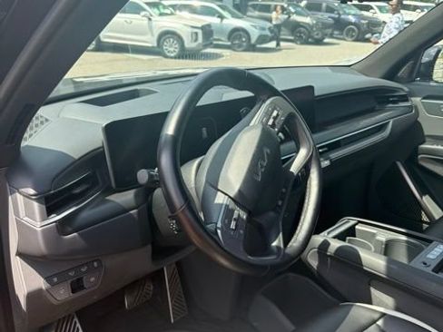 Certified 2024 Kia EV9 GT-Line AWD/4WD image 5